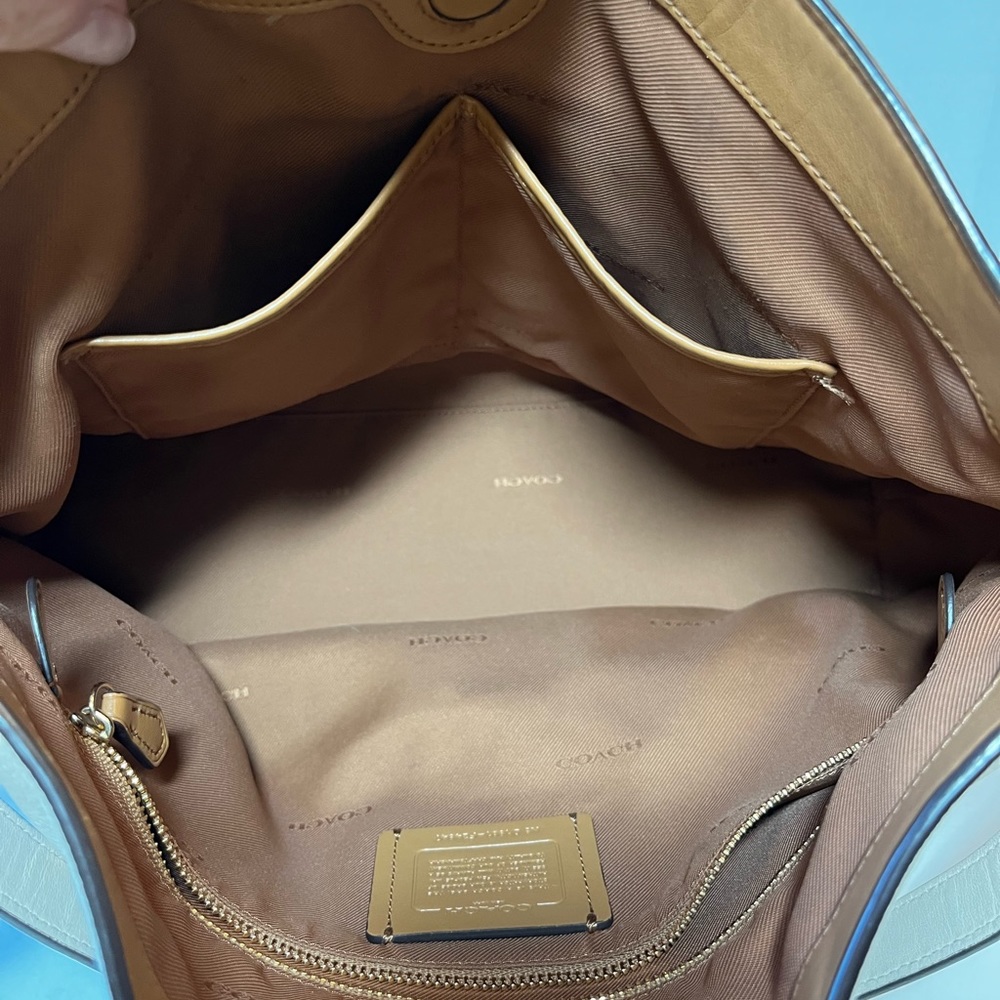 Coach Bag in cream - Picture 8 of 12